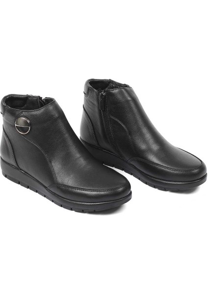 Kadın Siyah Fermuarlı Deri Bot
