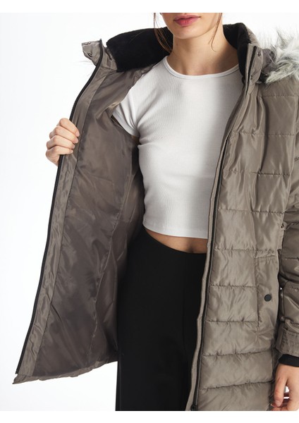 Yeni Sezon Kadın Kapüşonlu Düz Şişme Mont fırsatları