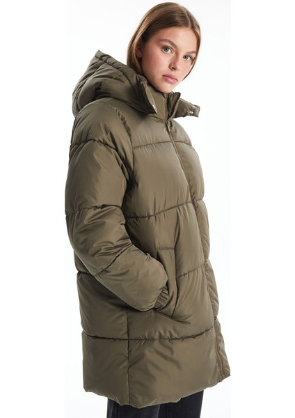 Yeni Sezon Kapüşonlu Kadın Şişme Mont