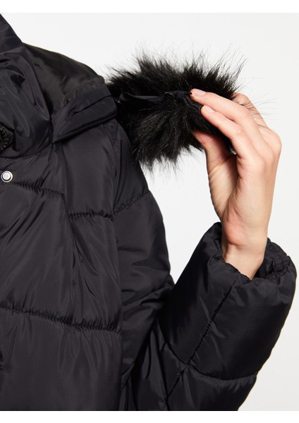 Yeni Sezon Kadın Kapüşonlu Düz Şişme Mont fırsatları