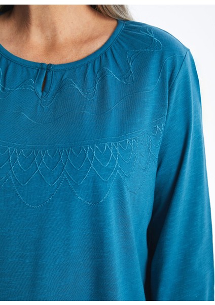 Yeni Sezon Bisiklet Yaka Nakışlı Kadın Bluz modelleri