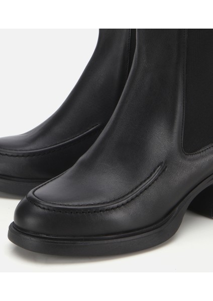 01BOH312810A100 KADIN Deri Siyah Lastik Detaylı Topuklu Bot modelleri