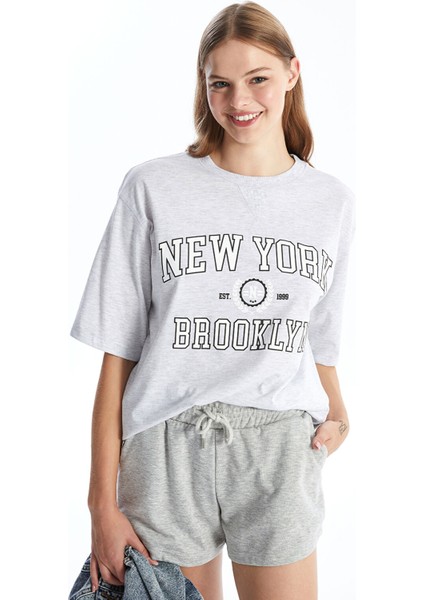 Yeni Sezon Bisiklet Yaka Baskılı Oversize Kadın Tişört