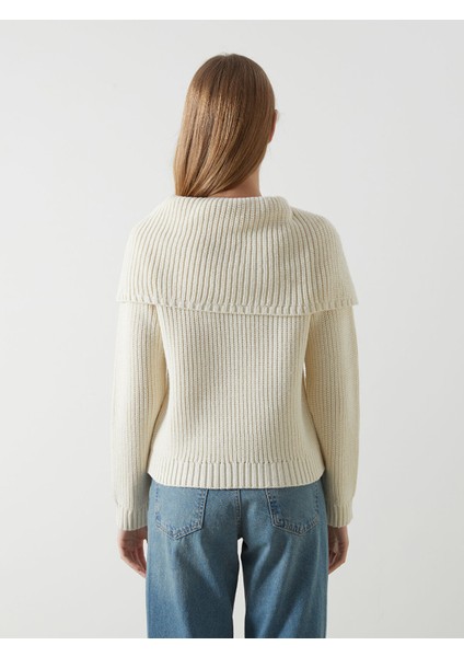 Yeni Sezon Dökümlü Yaka Kadın Triko Kazak fırsatları