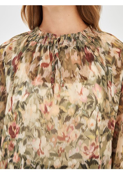 Yeni Sezon Bağlamalı Yaka Desenli Kadın Bluz modelleri