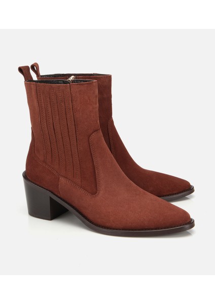 01BOH313130A440 KADIN Süet Deri Taba Sivri Burunlu Lastik Detaylı Topuklu Bot fiyatları