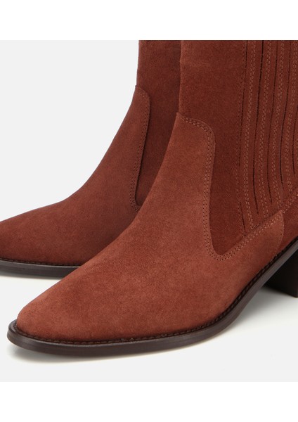 01BOH313130A440 KADIN Süet Deri Taba Sivri Burunlu Lastik Detaylı Topuklu Bot modelleri