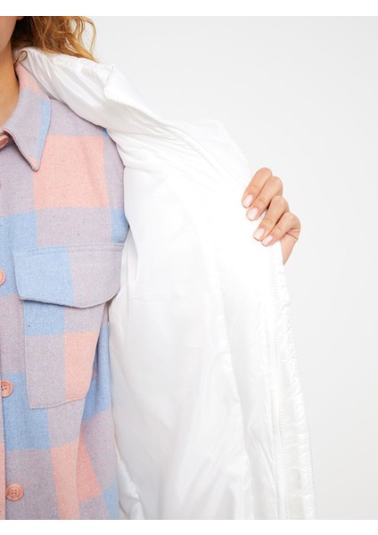 Yeni Sezon Kadın Kapüşonlu Düz Şişme Mont indirimleri