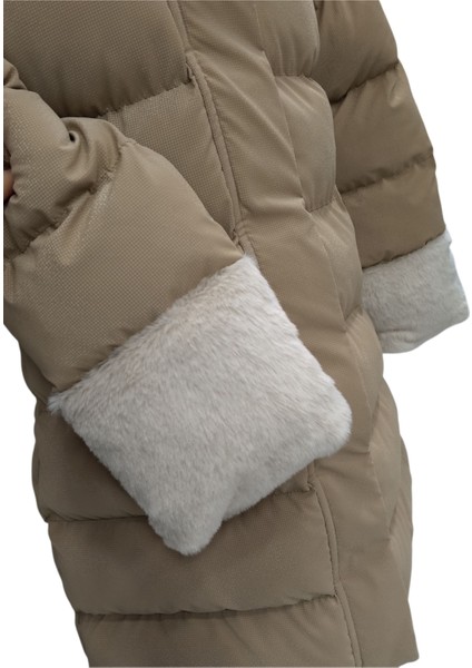 Kız Çocuk Kapüşonu Bilek Kısımları Kürklü Peluş Astarlı Midi Boy Vizon Renk Mont modelleri
