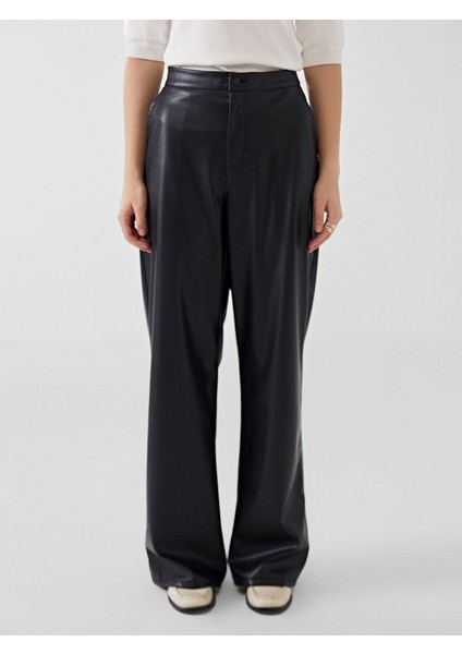 Yeni Sezon Standart Fit Deri Görünümlü Kadın Pantolon modelleri