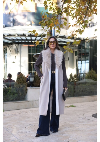 Yakası Kürk Detaylı Uzun Triko Yelek