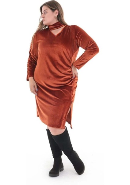 Kadın Büyük Beden Yaka Detaylı Kadife Turuncu Elbise
