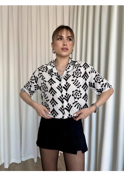 Sptrns Siyah Beyaz Baskılı Crop Gömlek (Beden: L) modelleri
