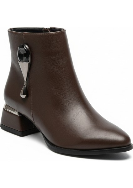Kısa Topuklu Fermuarlı Metalli Taş Detaylı Kadın Acı Kahve Bot Bootie indirimleri