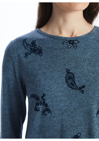 Yeni Sezon Bisiklet Yaka Nakışlı Kadın Bluz modelleri