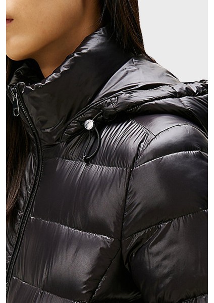 Kapitoneli Slim Fit Çıkarılabilir Kapüşonlu Su Itici Şişme Parlak Mont Bayan Mont WW0WW47354 Bds fırsatları