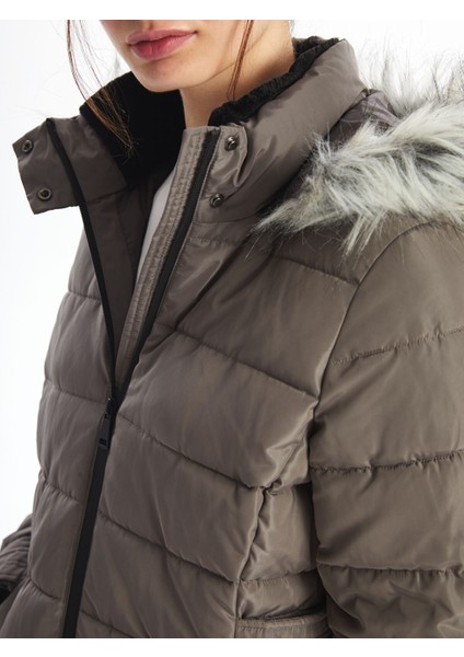 Yeni Sezon Kadın Kapüşonlu Düz Şişme Mont modelleri