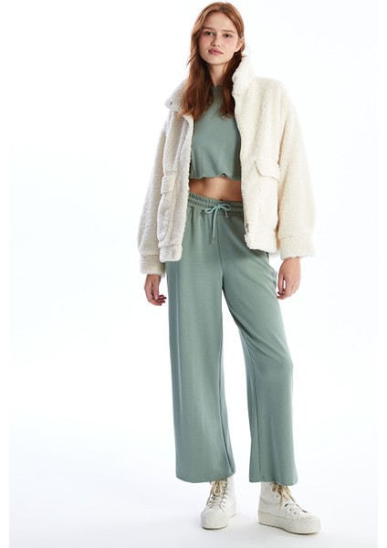 Yeni Sezon Dik Yaka Düz Oversize Kadın Pelüş Mont fiyatları