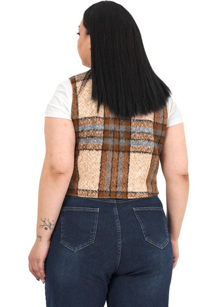 Büyük Beden Düğme Kapamalı Cep Kapaklı Astarlı Kısa Çizgili Kaşe Bej Rengi Yelek modelleri