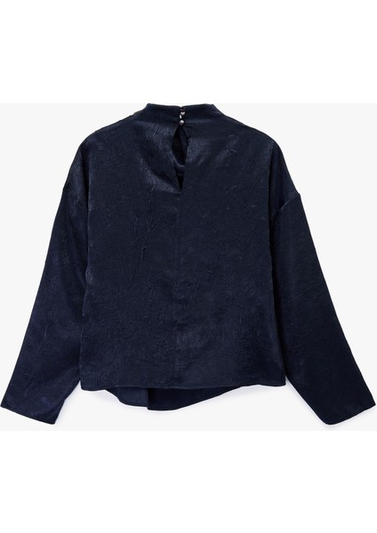 Metal Aksesuarlı Asimetrik Yaka Uzun Kollu Dokulu Saten Bluz fiyatları