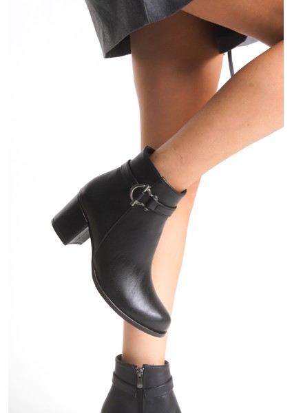Metal Detaylı Topuklu Bilek Boy Topuklu Kadın Siyah Bot Bootie
