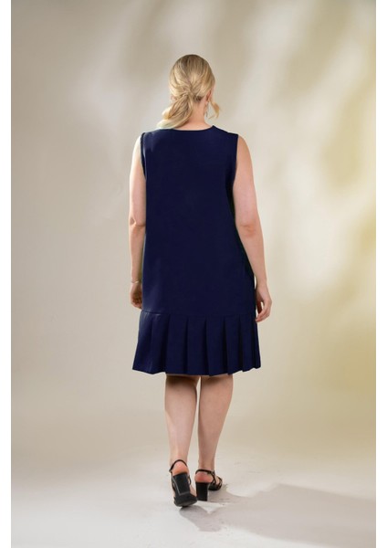 Kadın Büyük Beden Eteği Pileli Lacivert Elbise