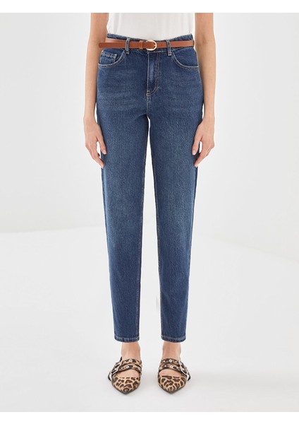 Yeni Sezon Beli Kemerli Mom Fit Kadın Jean Pantolon fiyatları