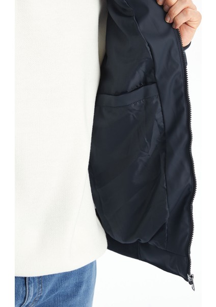 Yeni Sezon Standart Kalıp Dik Yaka Erkek Deri Görünümlü Mont fırsatları