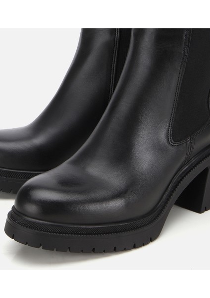 01BOH313160A100 KADIN Deri Siyah Lastik Detaylı Kalın Topuklu Bot modelleri