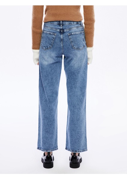 Yeni Sezon Straight Fit Kadın Jean Pantolon fırsatları