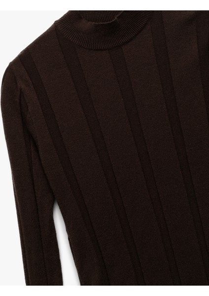 Dik Yaka Uzun Kollu Triko Kazak indirimleri