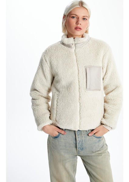 Yeni Sezon Dik Yaka Uzun Kollu Kadın Pelüş Mont