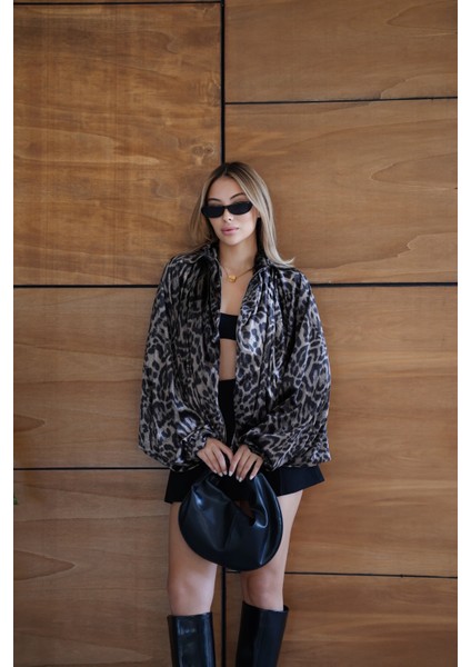 Leopar Desenli Kısa Kürk Ceket