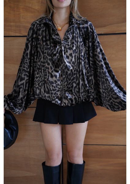 Leopar Desenli Kısa Kürk Ceket