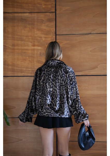 Leopar Desenli Kısa Kürk Ceket
