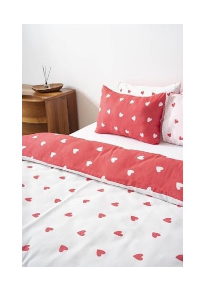 Kırmızı Zemin Kalpli Çift Kişilik Pamuklu Nevresim Takımı modelleri