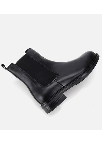 01BOH313020A100 KADIN Deri Siyah Lastik Detaylı Düz Bot