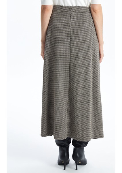 Yeni Sezon Standart Fit Desenli A Kesim Kadın Etek indirimleri