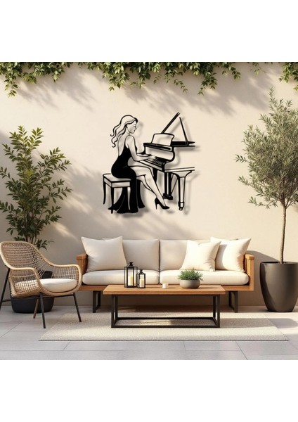 Piyano Çalan Kadın Siluetli Metal Duvar Dekoru – Müzik ve Zarafetin Buluşması