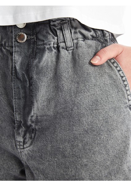 Yeni Sezon Kadın Beli Lastikli Düz Jean Şort modelleri