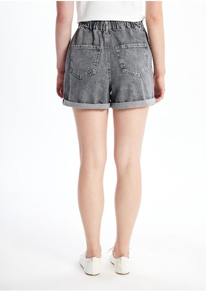 Yeni Sezon Kadın Beli Lastikli Düz Jean Şort fırsatları