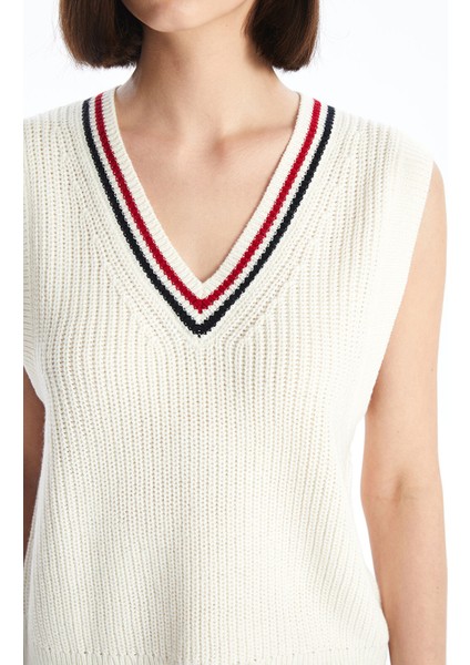 Yeni Sezon Kadın V Yaka Düz Triko Süveter indirimleri