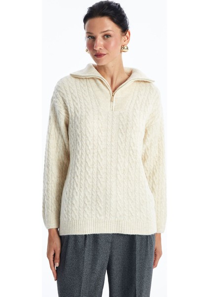 Yeni Sezon Dik Yaka Kendinden Desenli Kadın Triko Kazak