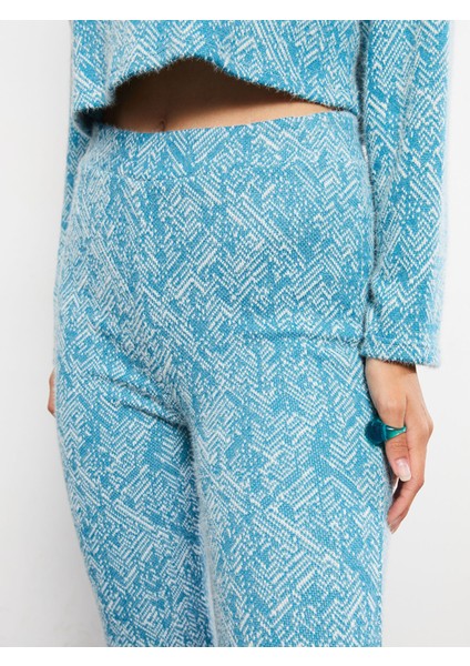 Yeni Sezon Standart Fit Desenli Kadın Pantolon fırsatları