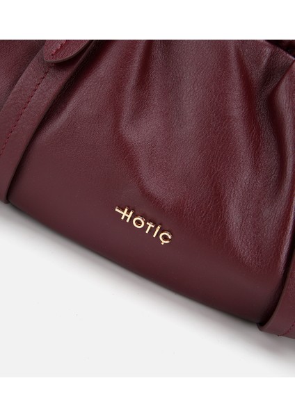 03CAH316710A780 KADIN Deri Bordo Yumuşak Dokulu Bowling Omuz Çantası