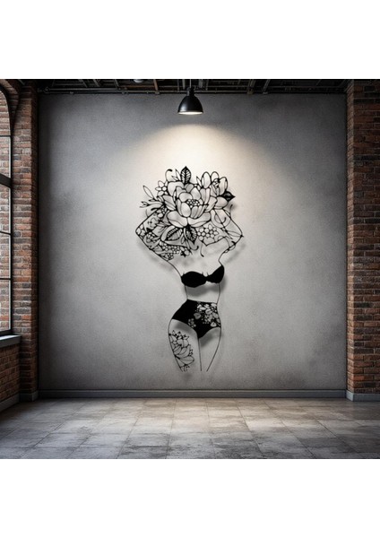 Çiçekli Kadın Silüeti Metal Duvar Dekoru – Feminen Zarafetin Sanatsal Yansıması