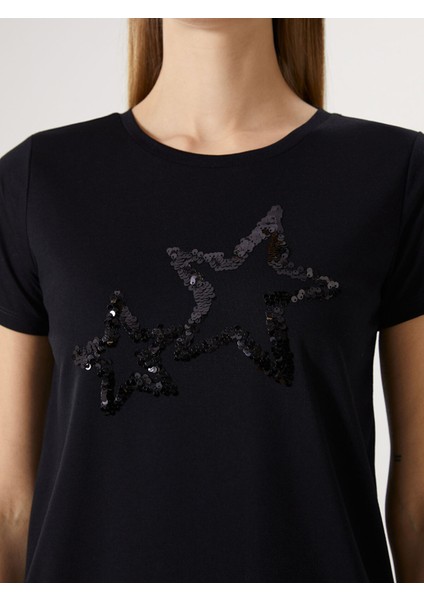 Yeni Sezon Bisiklet Yaka Işlemeli Kısa Kollu Kadın Bluz modelleri