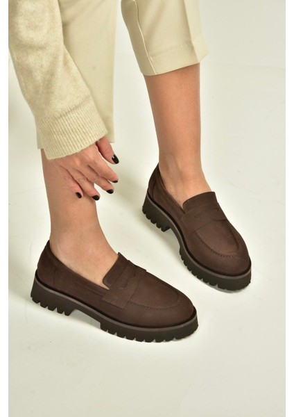 V944086101 Kahverengi Hakiki Deri Nubuk Kalın Tabanlı Makosen Ayakkabı modelleri