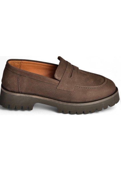 V944086101 Kahverengi Hakiki Deri Nubuk Kalın Tabanlı Makosen Ayakkabı