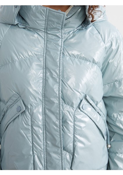 Yeni Sezon Kapüşonlu Kadın Şişme Mont modelleri